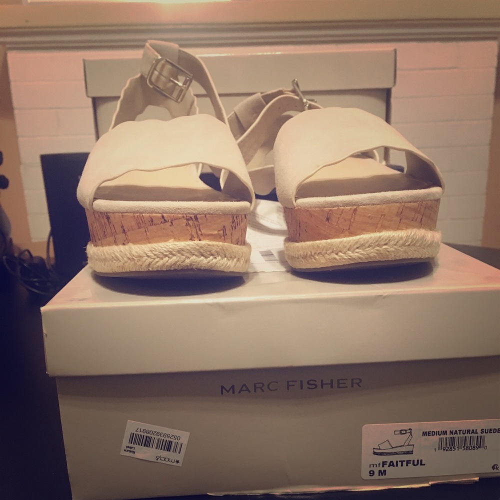 Marc Fisher Scallop Sandals